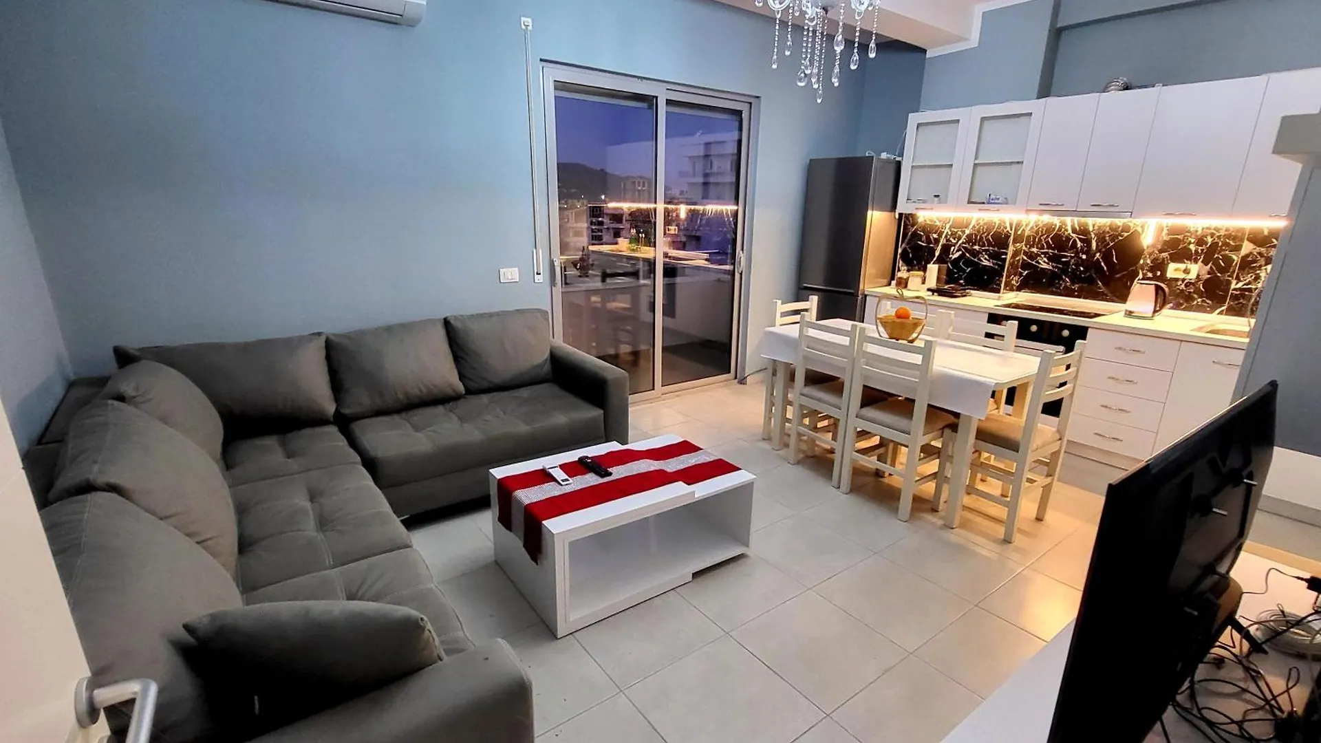 Ewa Apartment contacts